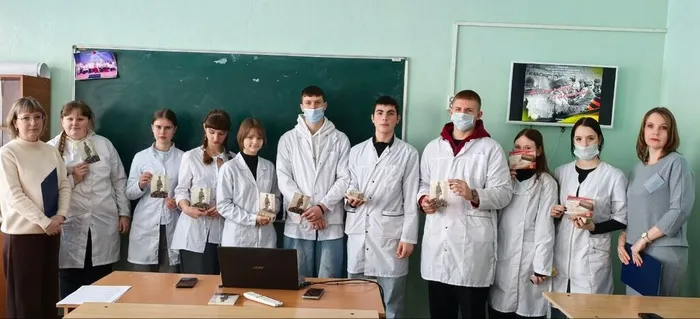 Урок-реквием «Я говорю с тобой из Ленинграда»